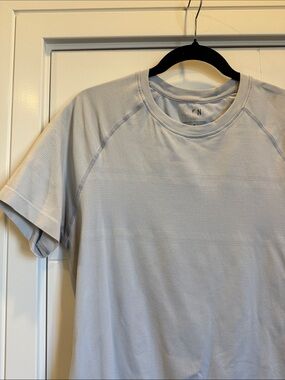 RHONE Light Gray Short-Sleeve Performance Tee